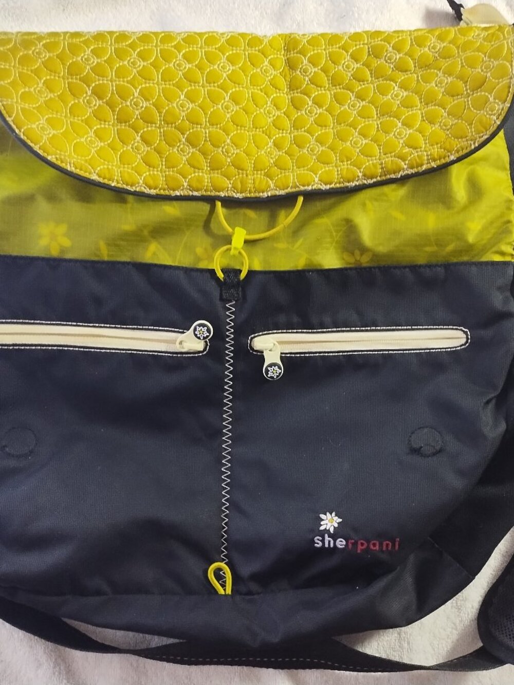 Pre-Owned Sherpani Large Capacity Women's Carry Bag Sweet Pea & Black